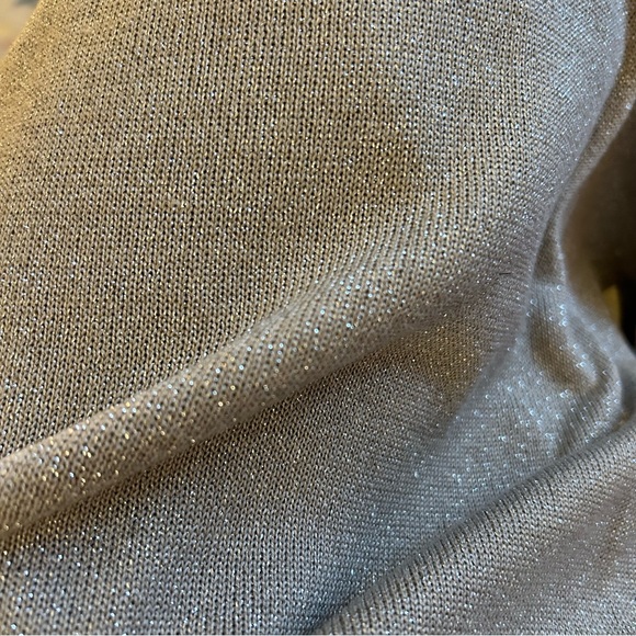 Keva Collection Silver Silk Metallic Top Size M Vintage 90’s - Picture 4 of 6